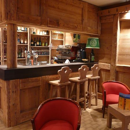 Logis Le Pont De Champ Hotel Beaucroissant Luaran gambar