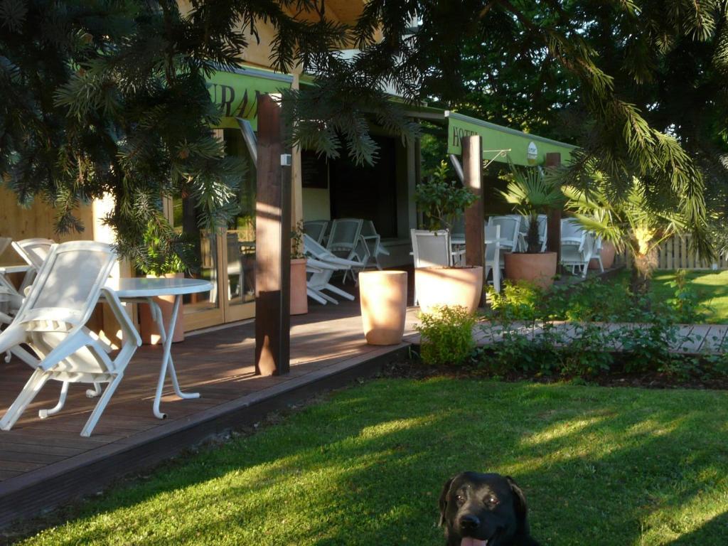 Logis Le Pont De Champ Hotel Beaucroissant Luaran gambar