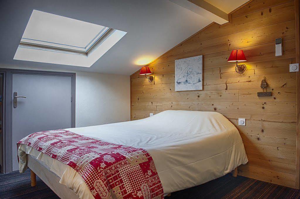 Logis Le Pont De Champ Hotel Beaucroissant Luaran gambar